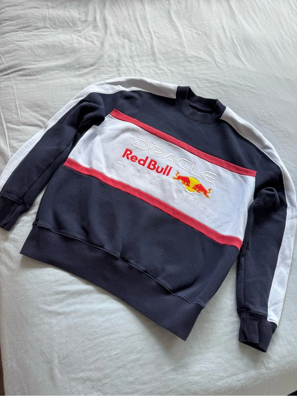 Hollister Oracle Red Bull Racing Embroidered Crewneck Sweatshirt Navy Small